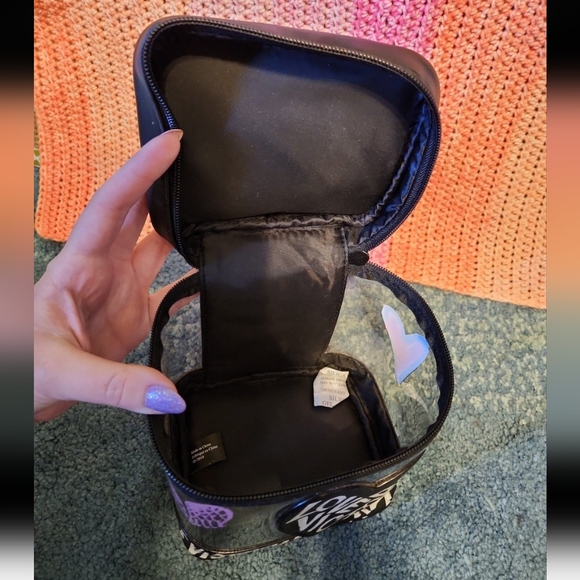 NWT Victoria's Secret Cosmetics Bag - Picture 3 of 5